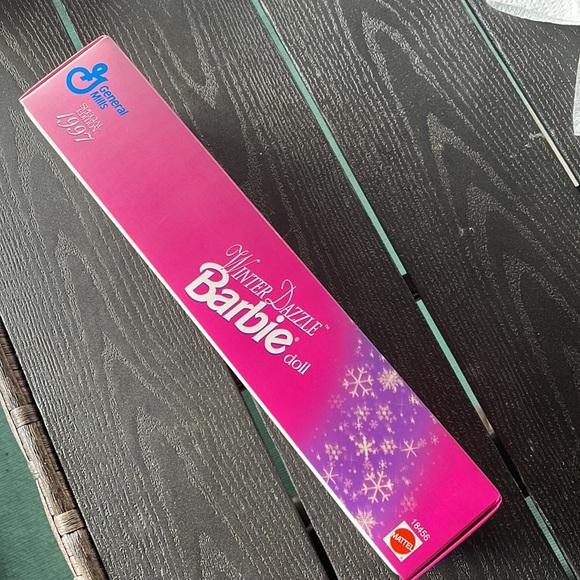 NRFB Winter Dazzle Barbie ❄️ - Picture 12 of 14